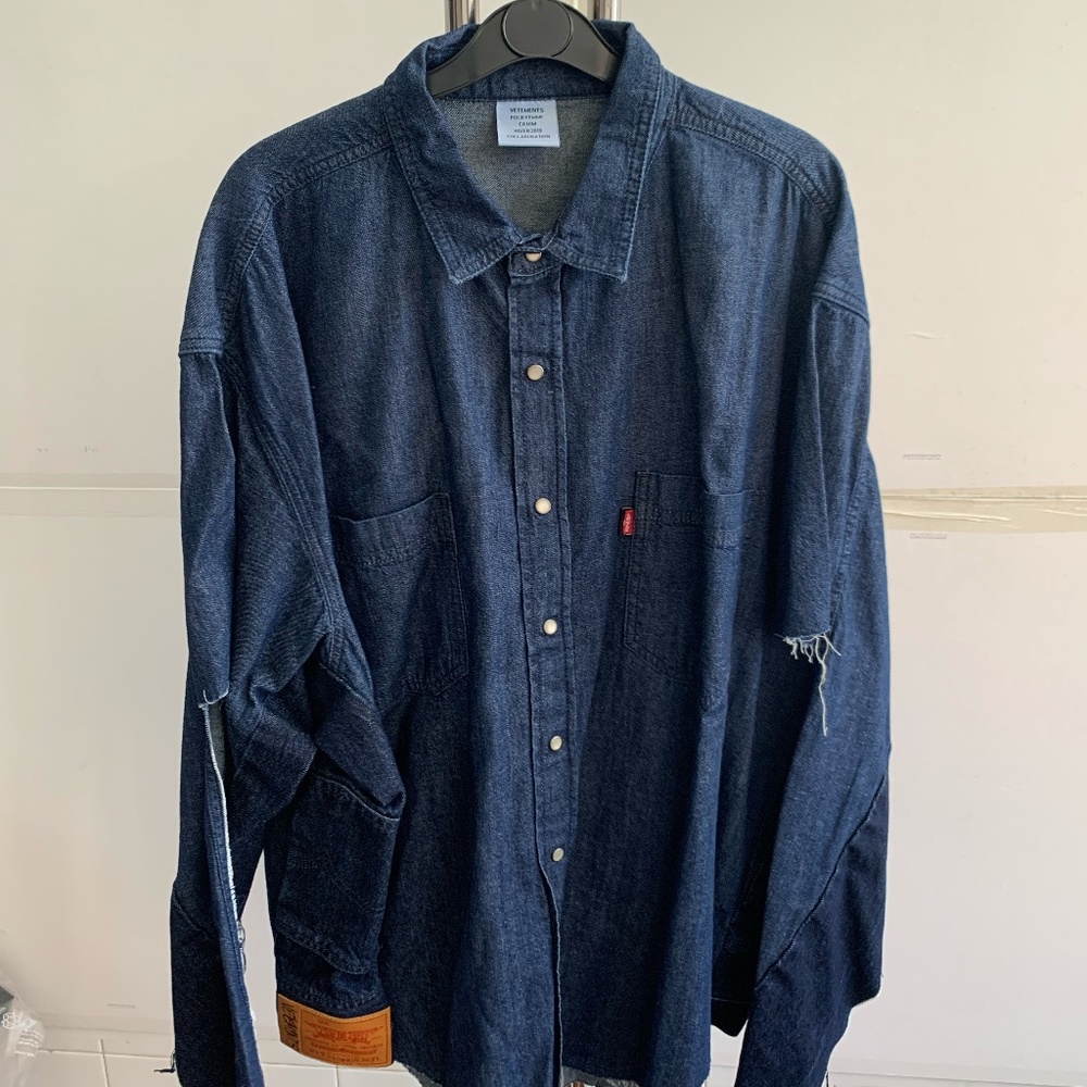 VETEMENTS x Levi - Navy Levi's Edition Oversized Denim Shirt